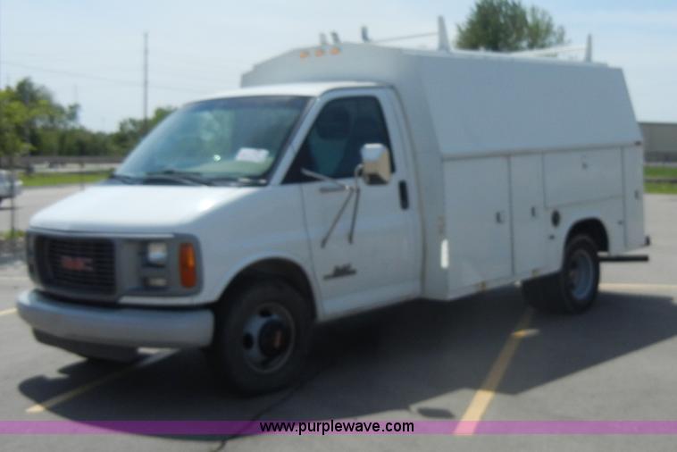image for item C4323 2001 GMC G3500 utility van