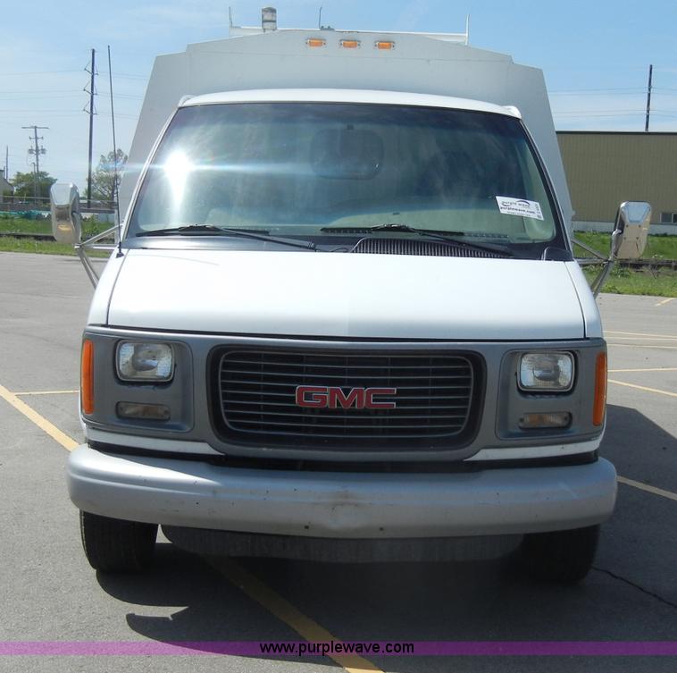 image for item C4323 2001 GMC G3500 utility van