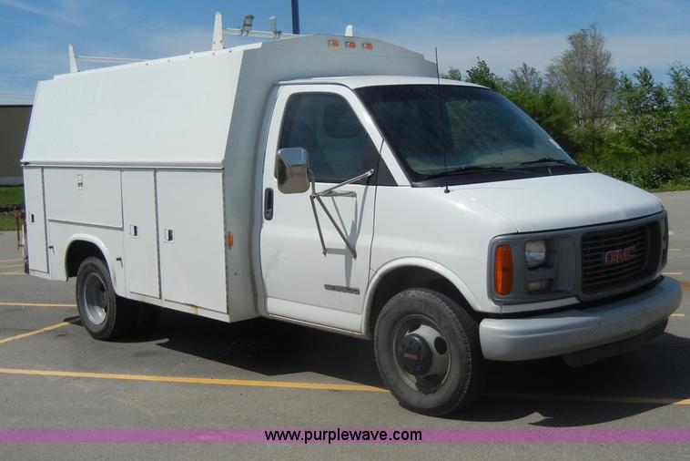 image for item C4323 2001 GMC G3500 utility van
