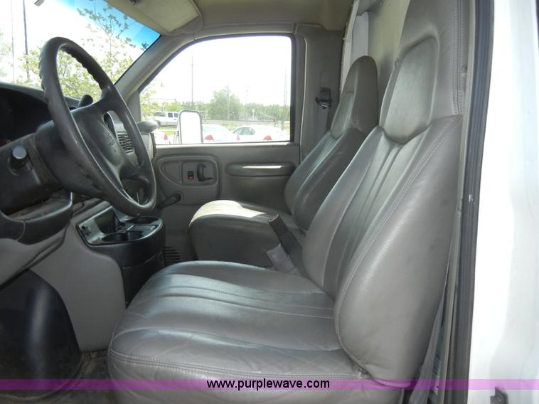 image for item C4323 2001 GMC G3500 utility van
