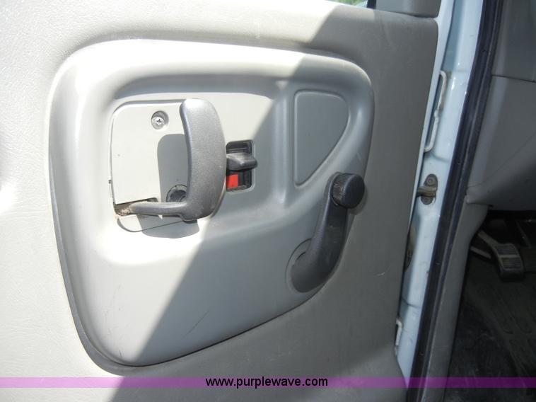image for item C4323 2001 GMC G3500 utility van