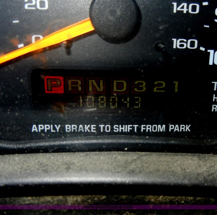 image for item C4323 2001 GMC G3500 utility van