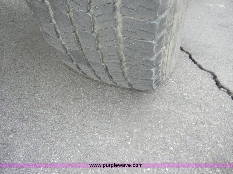 image for item C4323 2001 GMC G3500 utility van