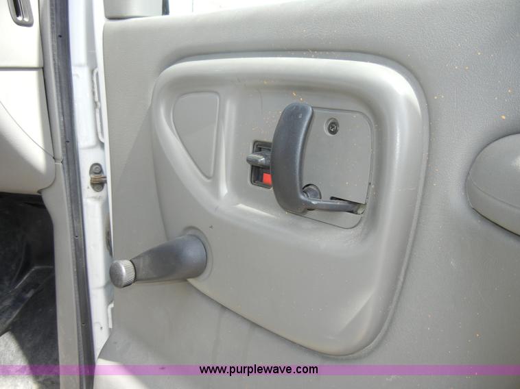 image for item C4323 2001 GMC G3500 utility van
