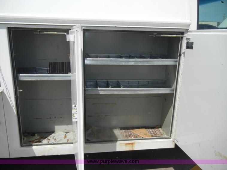 image for item C4323 2001 GMC G3500 utility van