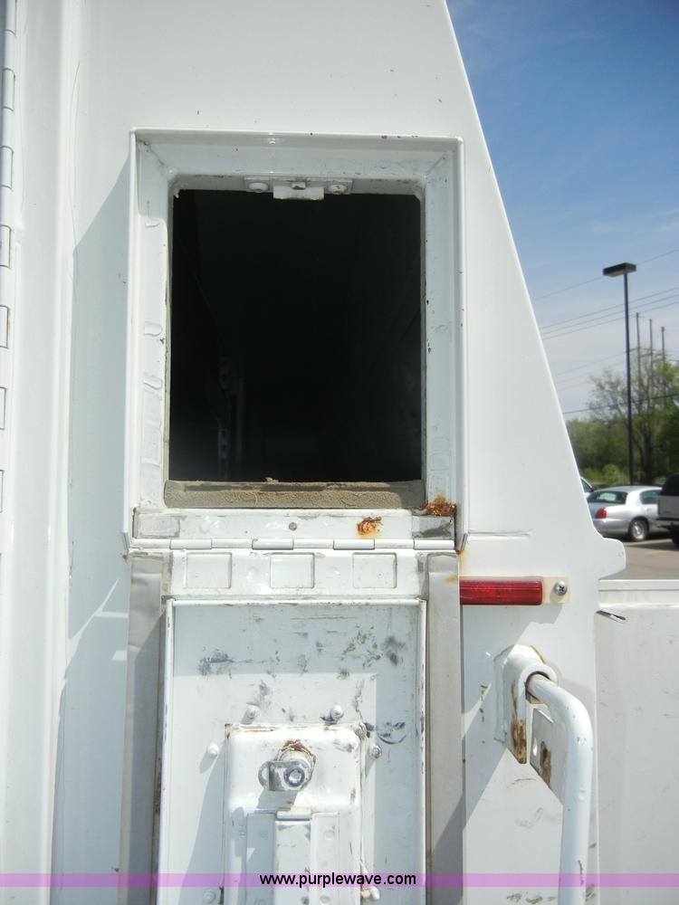 image for item C4323 2001 GMC G3500 utility van