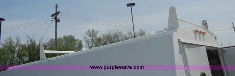 image for item C4323 2001 GMC G3500 utility van