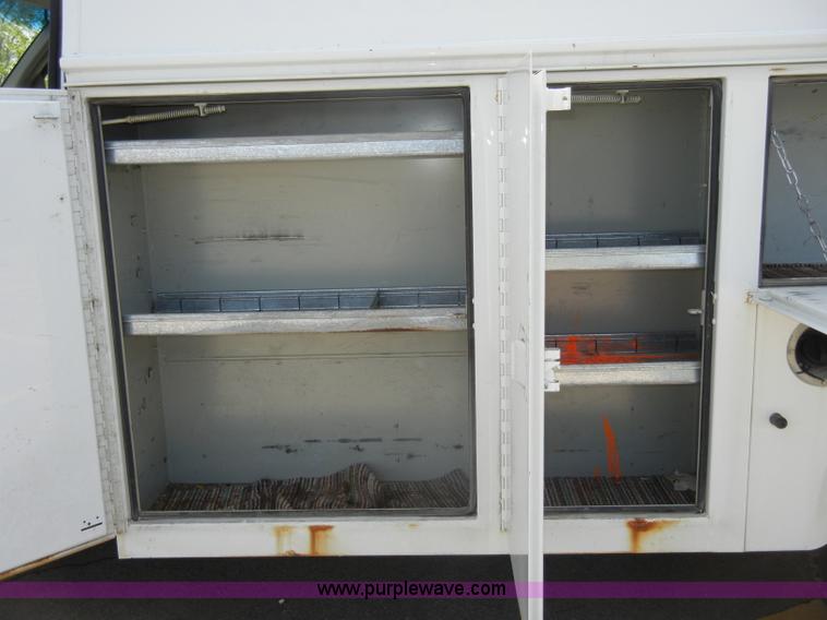 image for item C4323 2001 GMC G3500 utility van