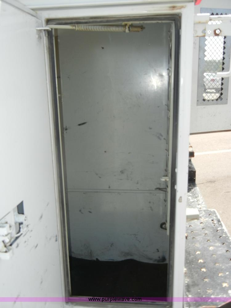 image for item C4323 2001 GMC G3500 utility van