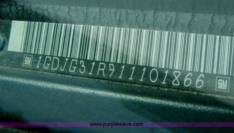 image for item C4323 2001 GMC G3500 utility van