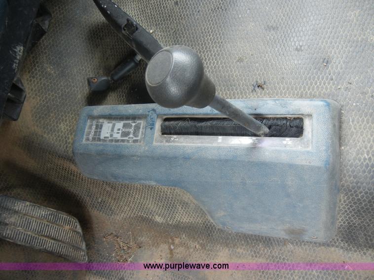 image for item C4457 1988 Chevrolet K2500 Cheyenne extended cab pickup truck