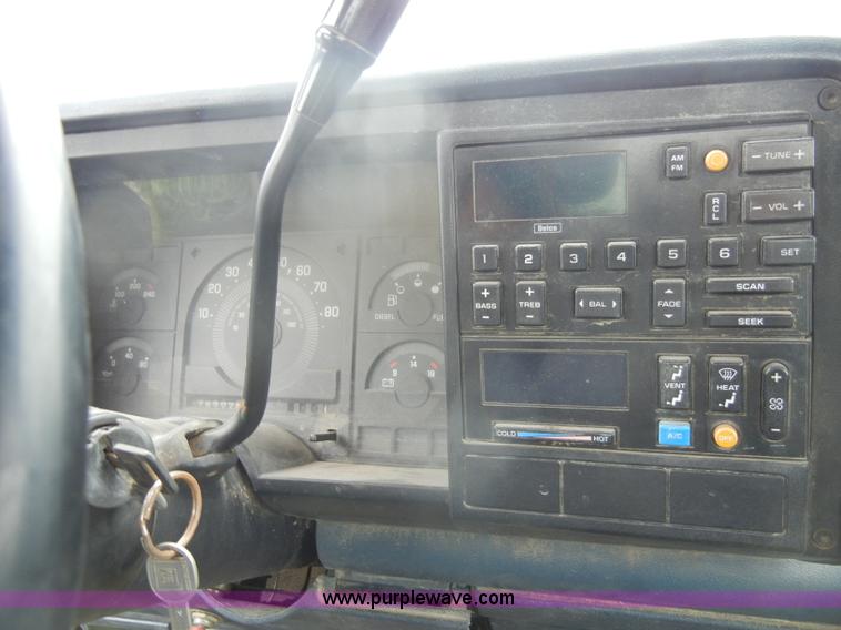 image for item C4457 1988 Chevrolet K2500 Cheyenne extended cab pickup truck