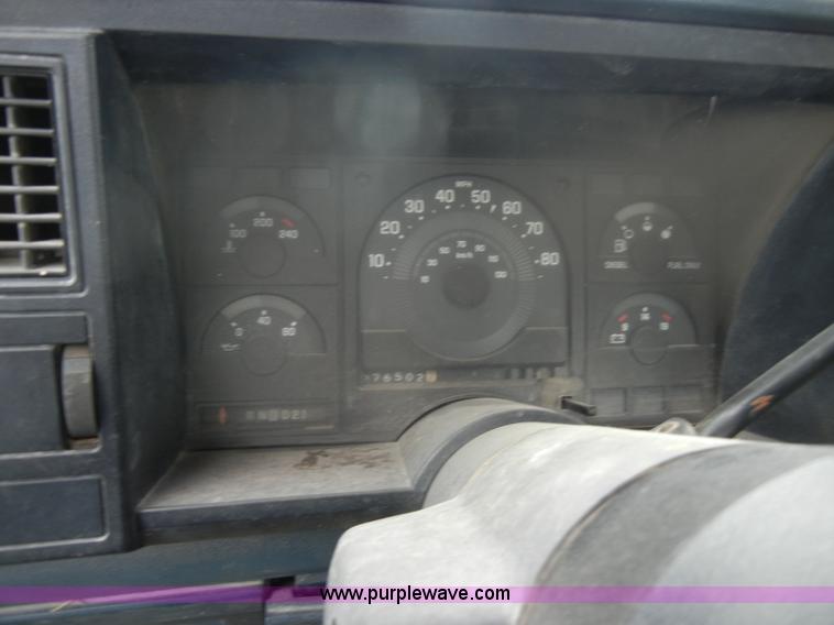 image for item C4457 1988 Chevrolet K2500 Cheyenne extended cab pickup truck