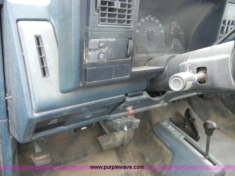 image for item C4457 1988 Chevrolet K2500 Cheyenne extended cab pickup truck