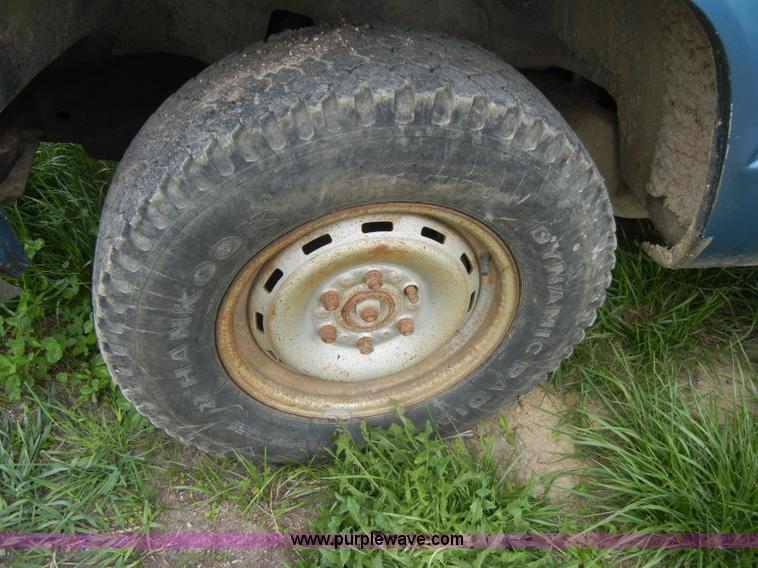 image for item C4457 1988 Chevrolet K2500 Cheyenne extended cab pickup truck