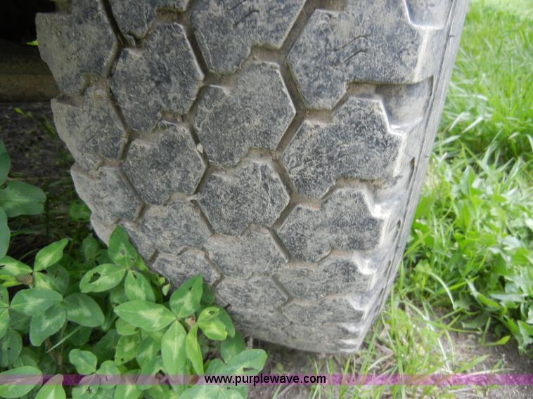 image for item C4457 1988 Chevrolet K2500 Cheyenne extended cab pickup truck