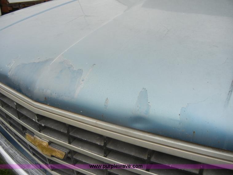 image for item C4457 1988 Chevrolet K2500 Cheyenne extended cab pickup truck