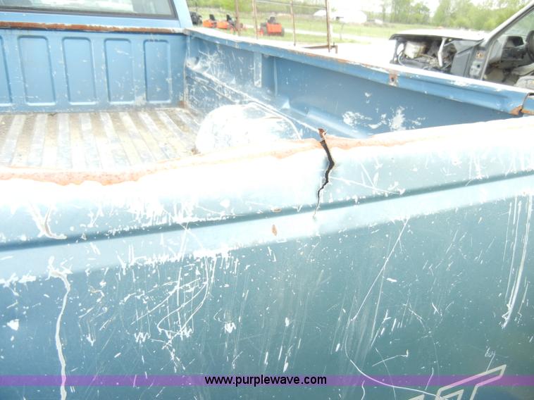 image for item C4457 1988 Chevrolet K2500 Cheyenne extended cab pickup truck