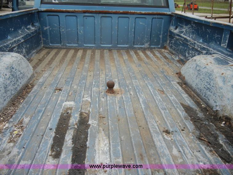 image for item C4457 1988 Chevrolet K2500 Cheyenne extended cab pickup truck