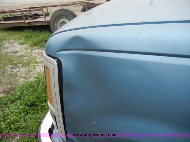 image for item C4457 1988 Chevrolet K2500 Cheyenne extended cab pickup truck