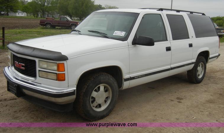 image for item C4459 1999 GMC Suburban 1500 SLE SUV