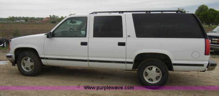 image for item C4459 1999 GMC Suburban 1500 SLE SUV
