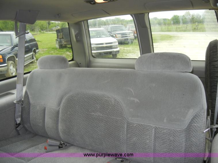 image for item C4459 1999 GMC Suburban 1500 SLE SUV
