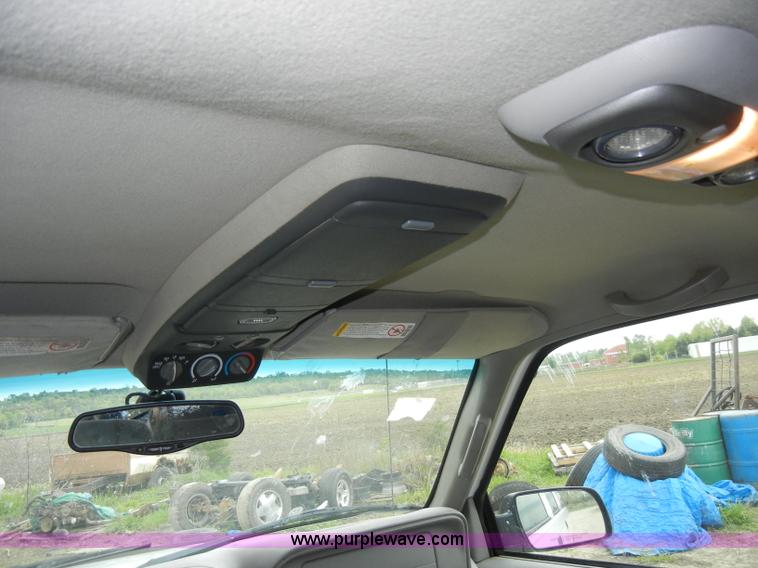 image for item C4459 1999 GMC Suburban 1500 SLE SUV