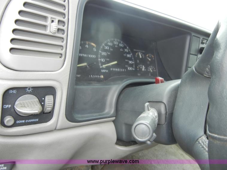 image for item C4459 1999 GMC Suburban 1500 SLE SUV