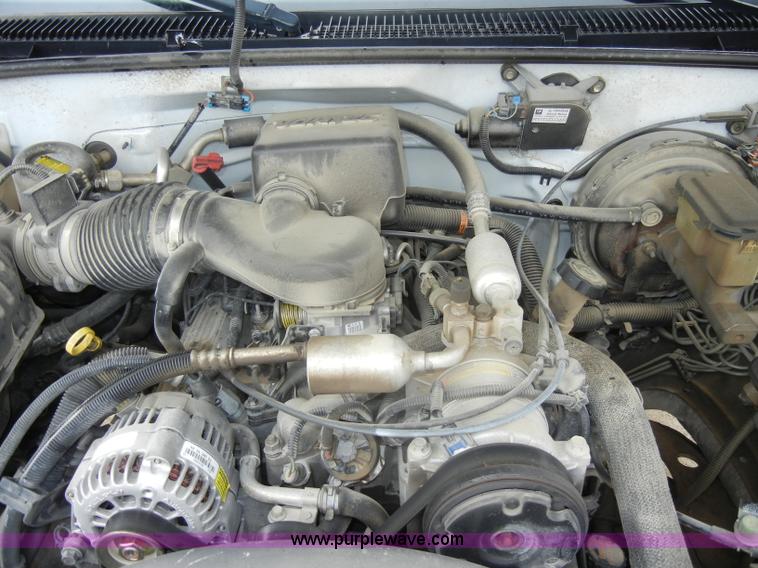 image for item C4459 1999 GMC Suburban 1500 SLE SUV