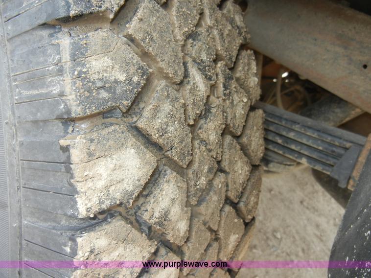 image for item C4459 1999 GMC Suburban 1500 SLE SUV