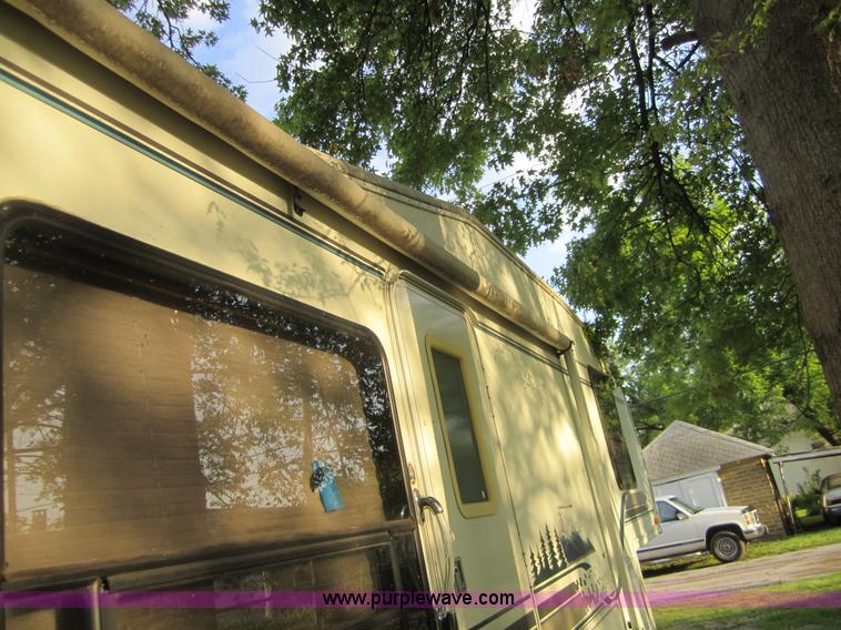 image for item C5387 1995 Damon Escaper 30' fifth wheel camper