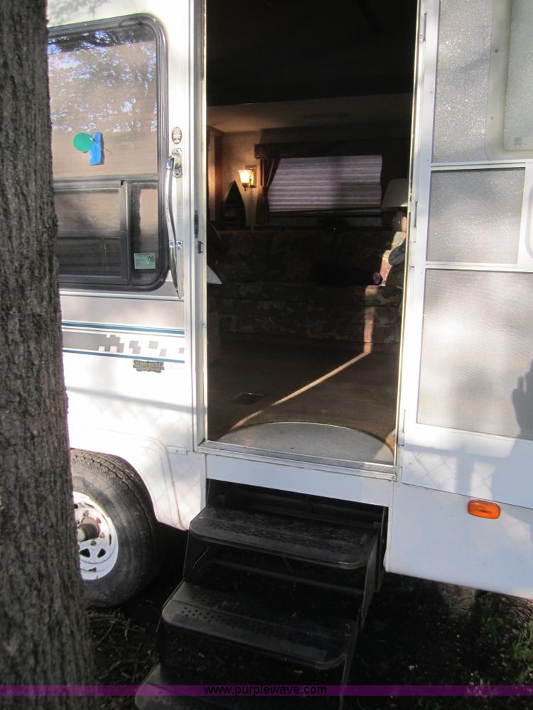 image for item C5387 1995 Damon Escaper 30' fifth wheel camper