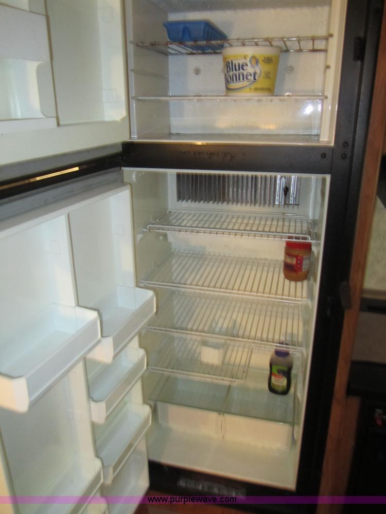 image for item C5387 1995 Damon Escaper 30' fifth wheel camper