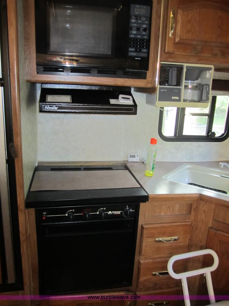 image for item C5387 1995 Damon Escaper 30' fifth wheel camper