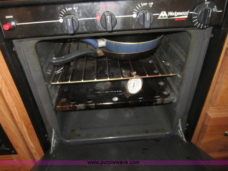 image for item C5387 1995 Damon Escaper 30' fifth wheel camper