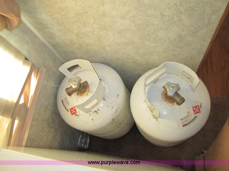 image for item C5387 1995 Damon Escaper 30' fifth wheel camper