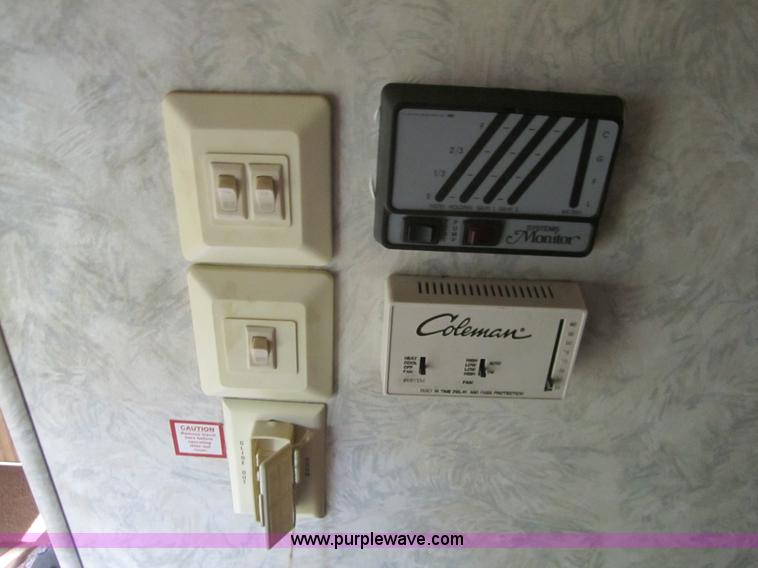 image for item C5387 1995 Damon Escaper 30' fifth wheel camper