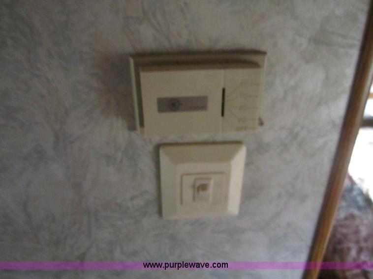 image for item C5387 1995 Damon Escaper 30' fifth wheel camper