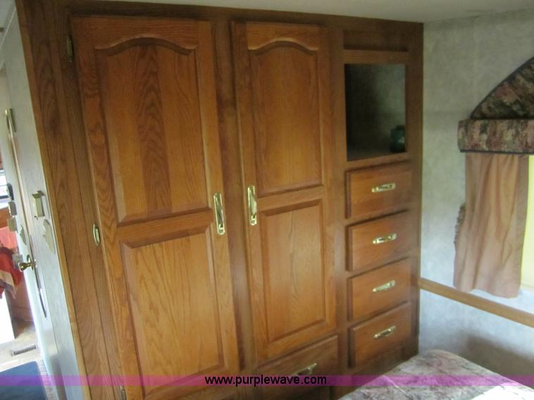 image for item C5387 1995 Damon Escaper 30' fifth wheel camper