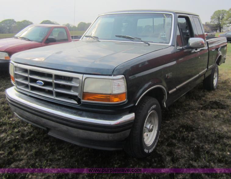 image for item C5422 1995 Ford F150 XLT SuperCab pickup truck