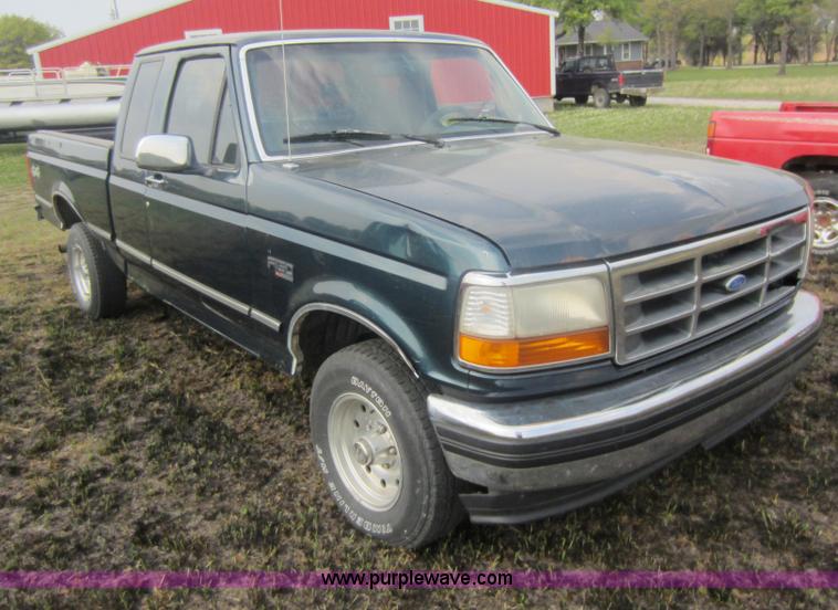 image for item C5422 1995 Ford F150 XLT SuperCab pickup truck