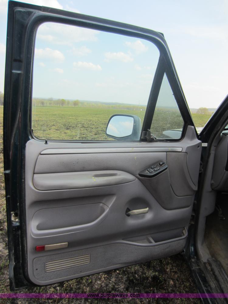 image for item C5422 1995 Ford F150 XLT SuperCab pickup truck