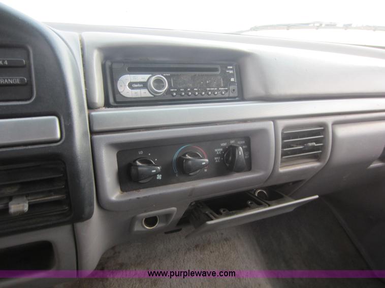 image for item C5422 1995 Ford F150 XLT SuperCab pickup truck