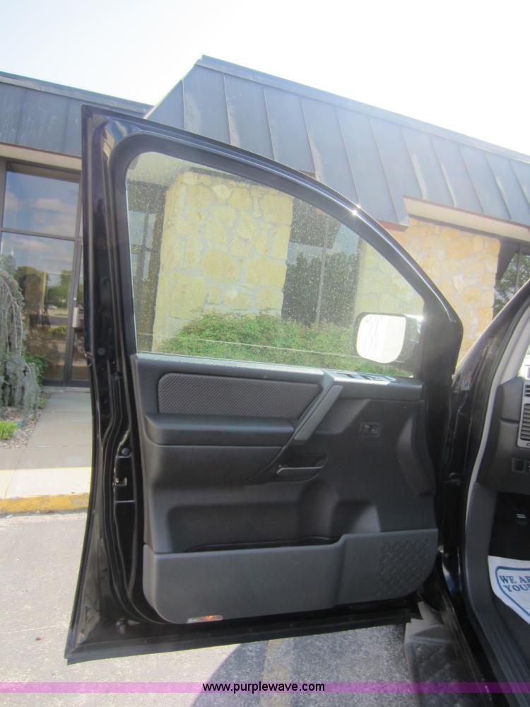 image for item C5434 2006 Nissan Armada SUV