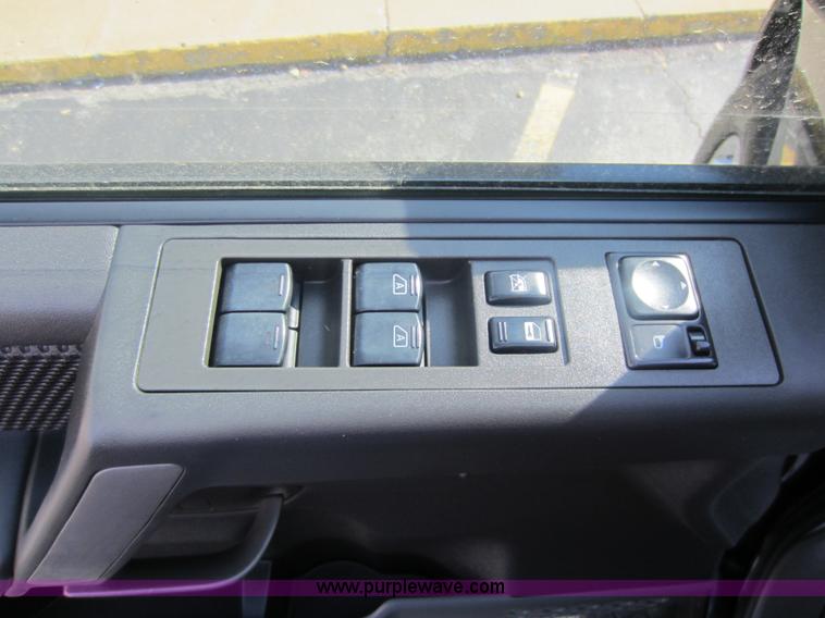 image for item C5434 2006 Nissan Armada SUV