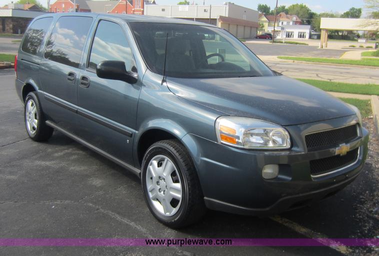 image for item C5435 2007 Chevrolet Uplander LS mini van