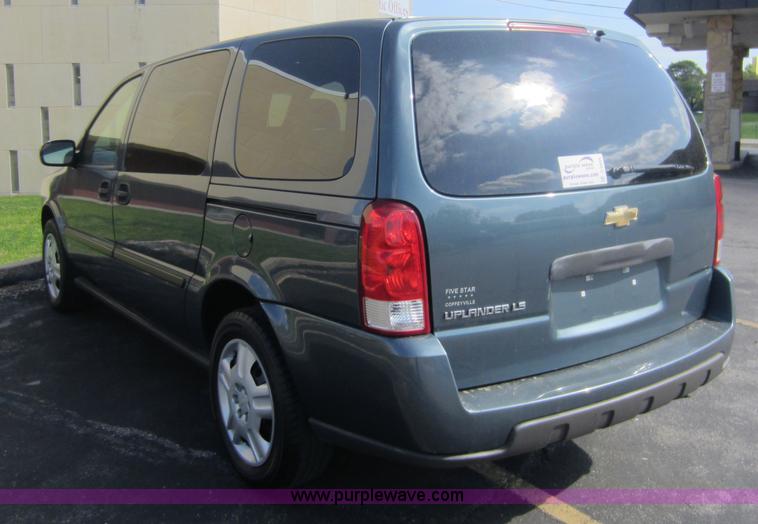 image for item C5435 2007 Chevrolet Uplander LS mini van