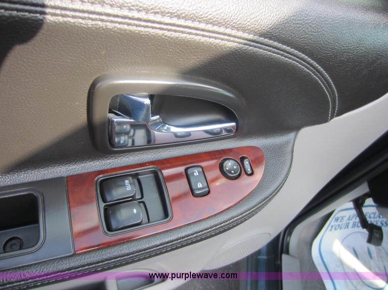 image for item C5435 2007 Chevrolet Uplander LS mini van