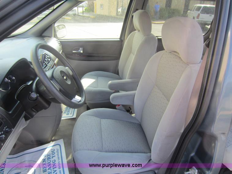 image for item C5435 2007 Chevrolet Uplander LS mini van